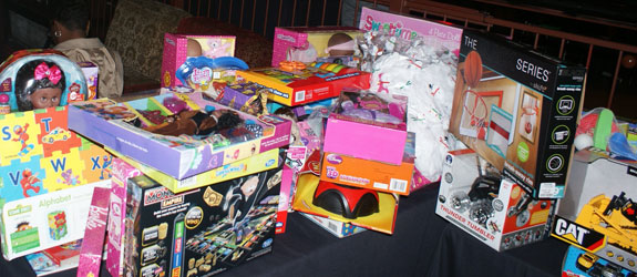 HABJ joins Black Professional’s Association for Holiday Social and Toy Drive at House of Blues